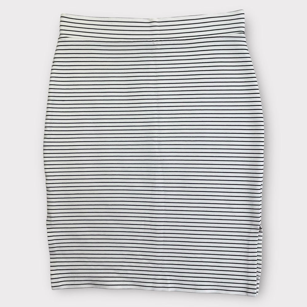 🤍 Ann Taylor Factory Black & White Striped Skirt with Side Slits – Size 12
